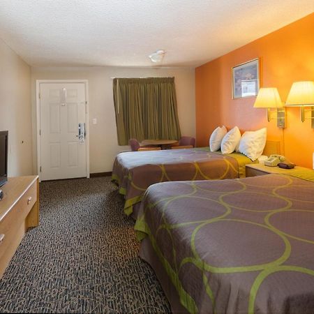Cedar Valley Inn 锡达城 外观 照片