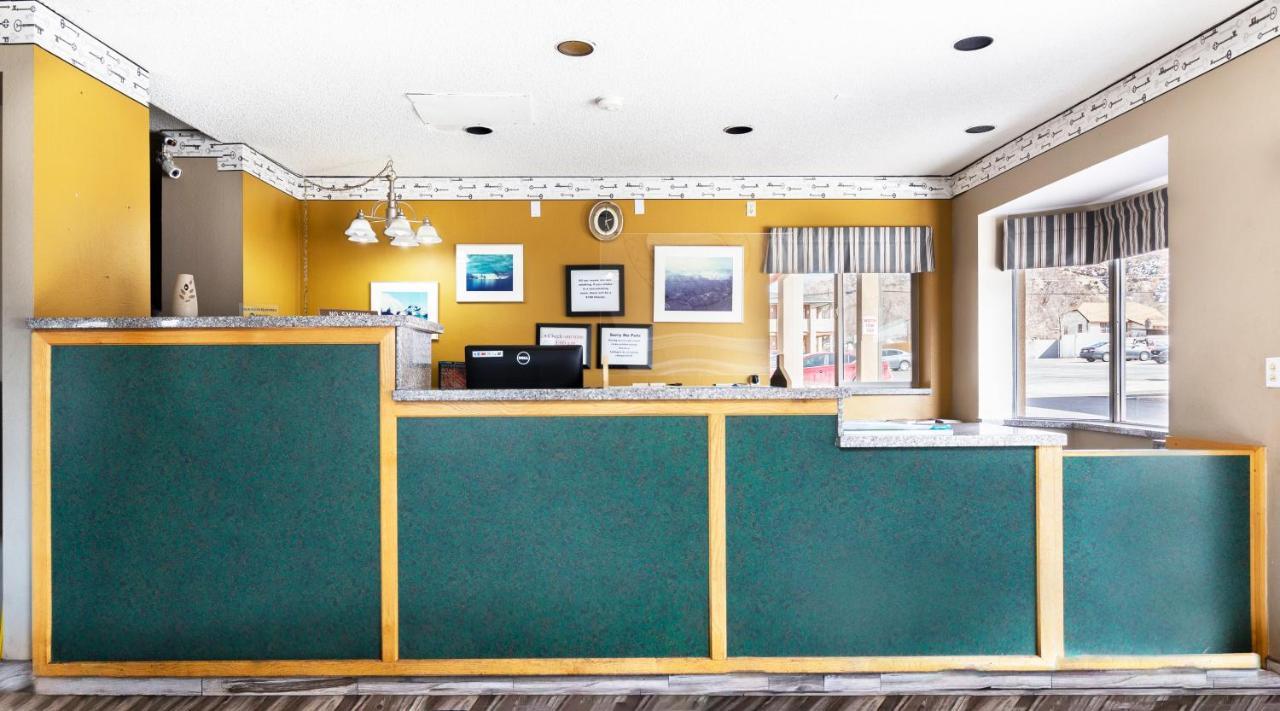 Cedar Valley Inn 锡达城 外观 照片